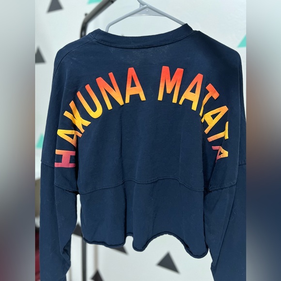 Lion King Hakuna Matata Cropped Spirit Jersey Size M - Picture 2 of 5